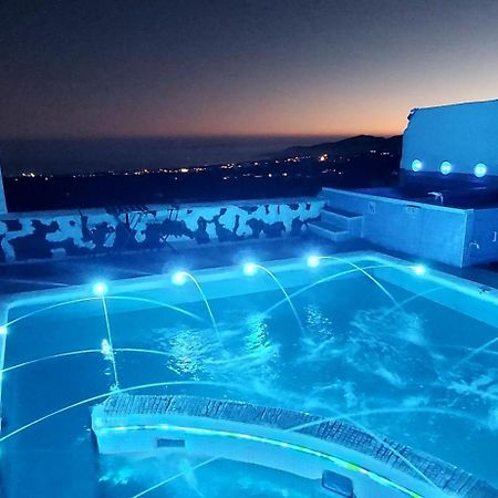 Aloelux Villa !! - Private Villa With Pool , Jacuzzi, Cinema, Massage ,Wonderful View, Art Desing Villa Tias Luaran gambar