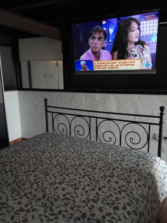 Aloelux Villa !! - Private Villa With Pool , Jacuzzi, Cinema, Massage ,Wonderful View, Art Desing Villa Tias Luaran gambar