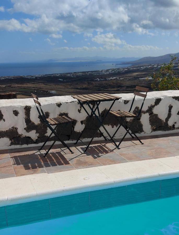 Aloelux Villa !! - Private Villa With Pool , Jacuzzi, Cinema, Massage ,Wonderful View, Art Desing Villa Tias Luaran gambar