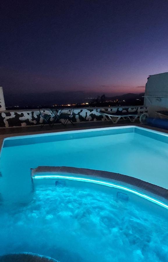 Aloelux Villa !! - Private Villa With Pool , Jacuzzi, Cinema, Massage ,Wonderful View, Art Desing Villa Tias Luaran gambar