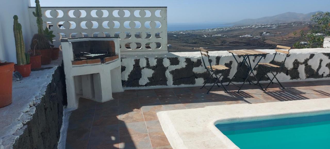 Aloelux Villa !! - Private Villa With Pool , Jacuzzi, Cinema, Massage ,Wonderful View, Art Desing Villa Tias Luaran gambar