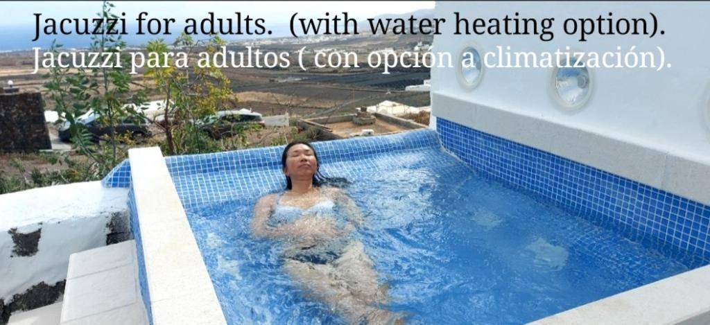 Aloelux Villa !! - Private Villa With Pool , Jacuzzi, Cinema, Massage ,Wonderful View, Art Desing Villa Tias Luaran gambar